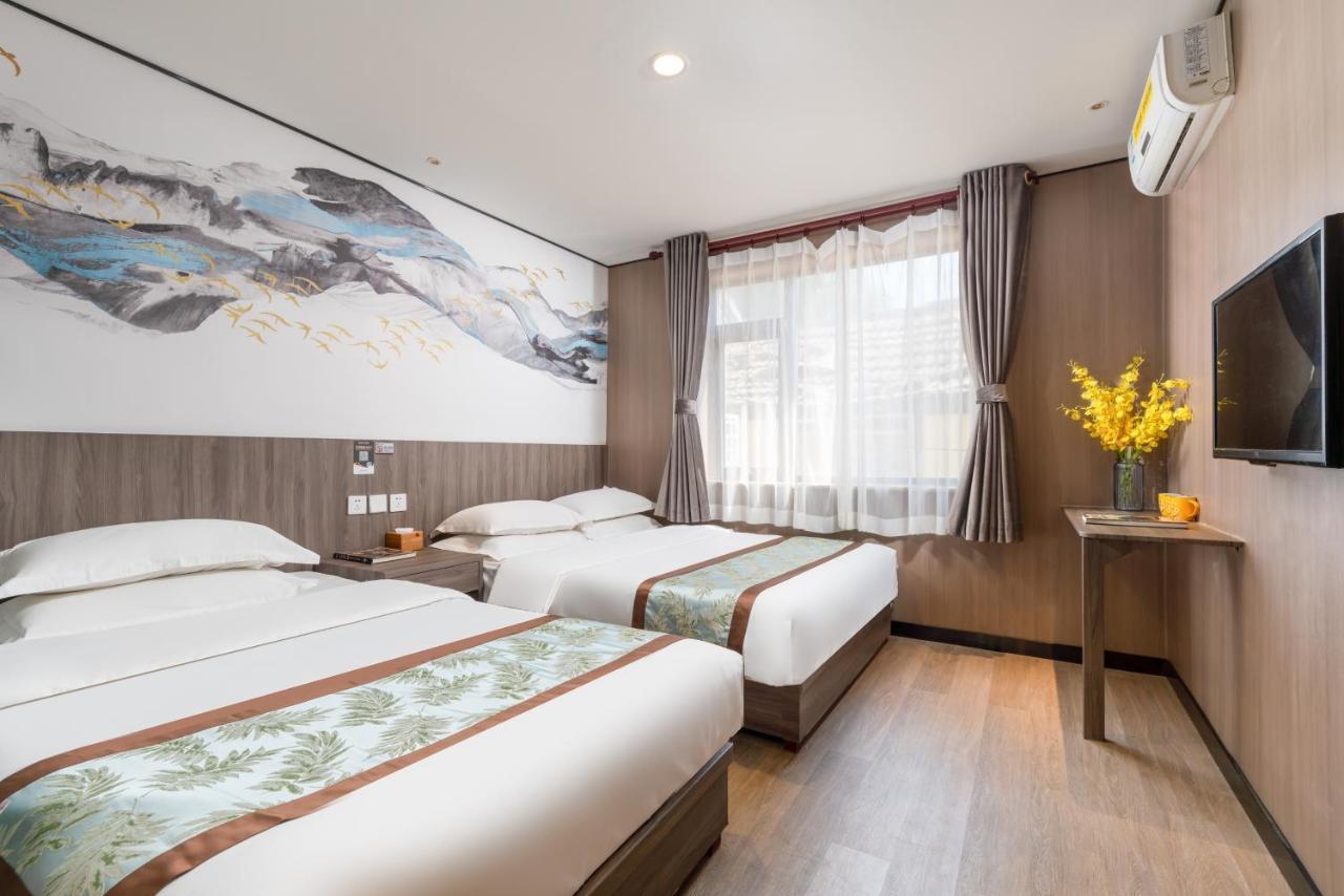 East Sacred Hotel ᴸᴱo---Foreign Accept---Tourism Service English-Speaking 丨 Near Tiananmen Forbidden City丨very Close To Metro Zhangzizhong And Beixinqiao 丨european Foot Ball English丨free Advance Tickets And Laundry Drying Service Coffee Snacks Pequim Exterior foto
