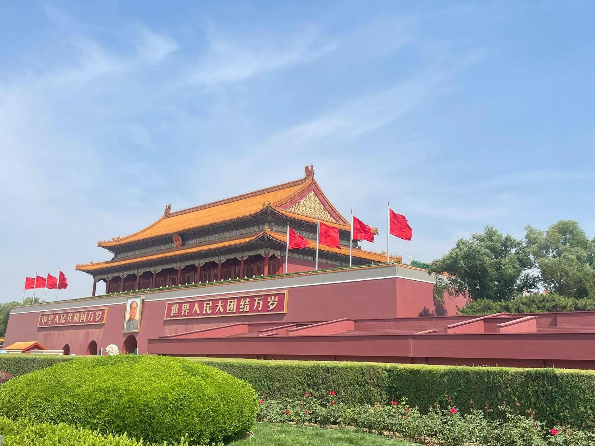 East Sacred Hotel ᴸᴱo---Foreign Accept---Tourism Service English-Speaking 丨 Near Tiananmen Forbidden City丨very Close To Metro Zhangzizhong And Beixinqiao 丨european Foot Ball English丨free Advance Tickets And Laundry Drying Service Coffee Snacks Pequim Exterior foto