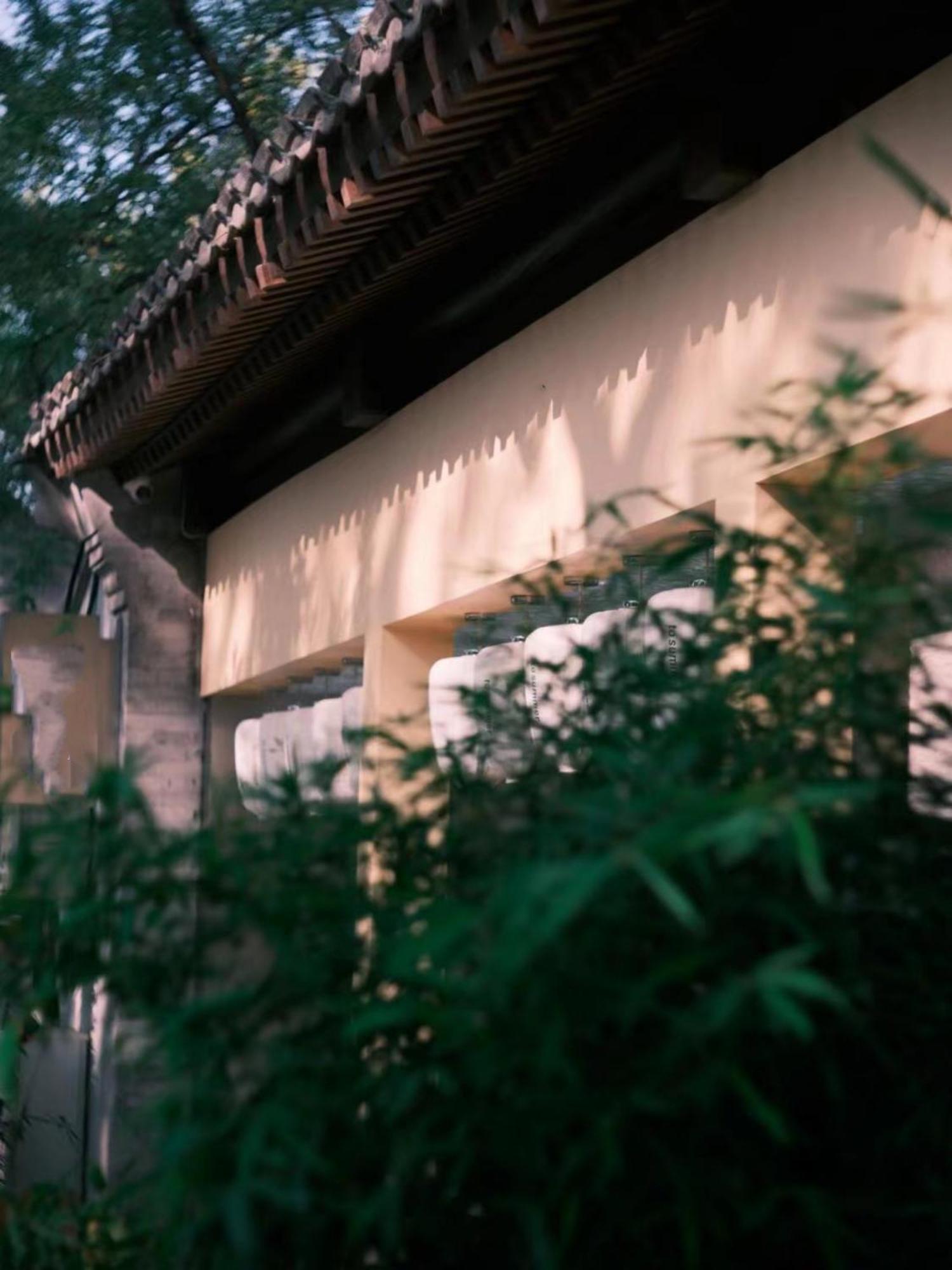 East Sacred Hotel ᴸᴱo---Foreign Accept---Tourism Service English-Speaking 丨 Near Tiananmen Forbidden City丨very Close To Metro Zhangzizhong And Beixinqiao 丨european Foot Ball English丨free Advance Tickets And Laundry Drying Service Coffee Snacks Pequim Exterior foto