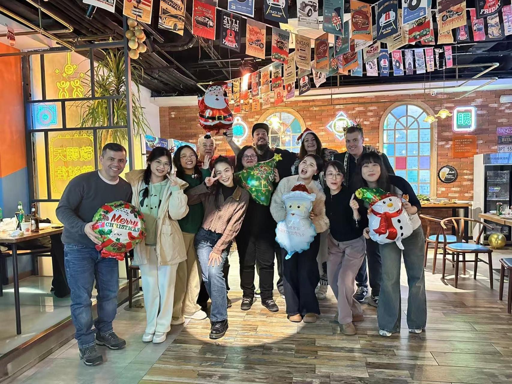 East Sacred Hotel ᴸᴱo---Foreign Accept---Tourism Service English-Speaking 丨 Near Tiananmen Forbidden City丨very Close To Metro Zhangzizhong And Beixinqiao 丨european Foot Ball English丨free Advance Tickets And Laundry Drying Service Coffee Snacks Pequim Exterior foto